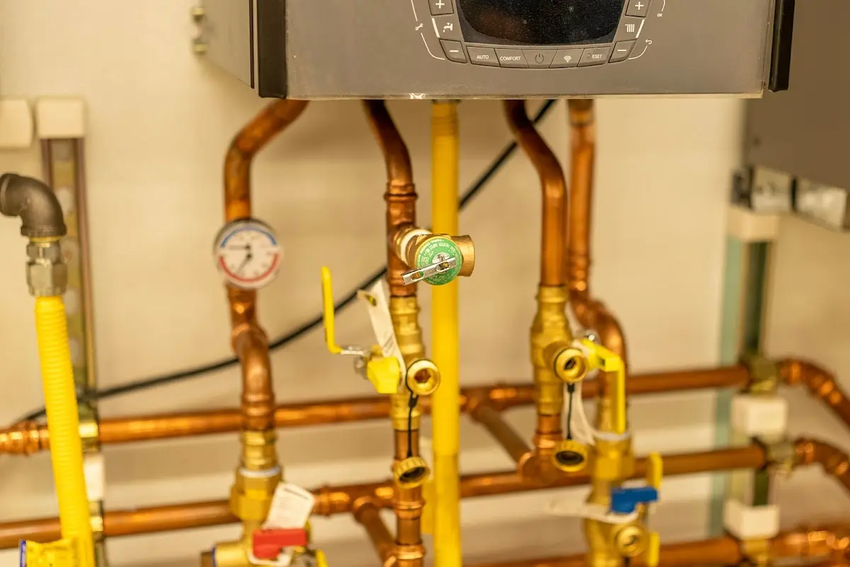 Licensed technician providing Sewer Cleanout for a homeowner in Arvin